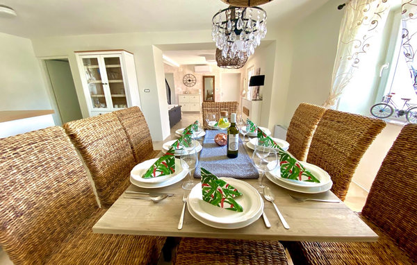 Vacation home Villa Paradiz
