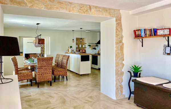 Vacation home Villa Paradiz
