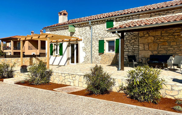 Vacation home Villa Paradiz