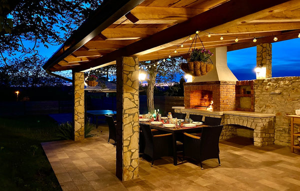 Vacation home Villa Paradiz
