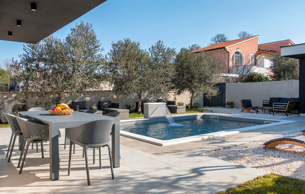 Vacation home Villa M Premantura