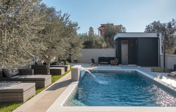 Vacation home Villa M Premantura