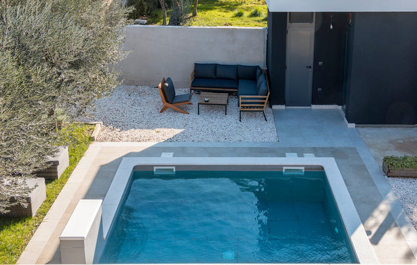 Vacation home Villa M Premantura