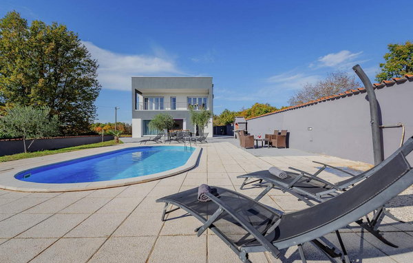 Holiday Home - Pazin-Sv. Petar u Sumi , Croatia - CLT053 4