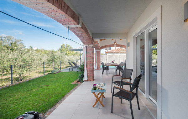 Maison Buzinija HP