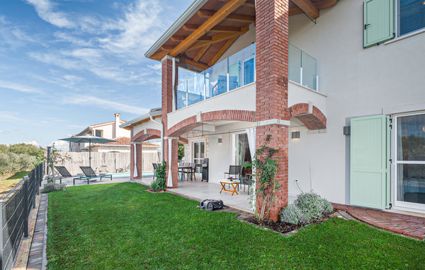 Maison Buzinija HP