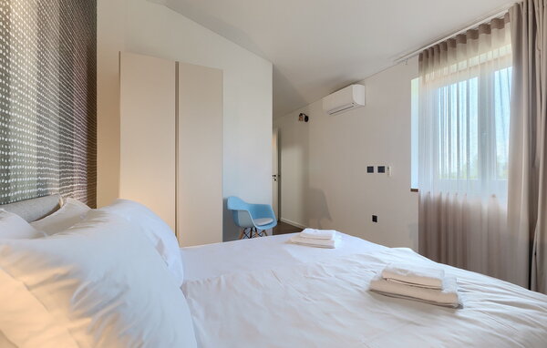 Holiday Home - Visnjan , Croatia - CLT290 613