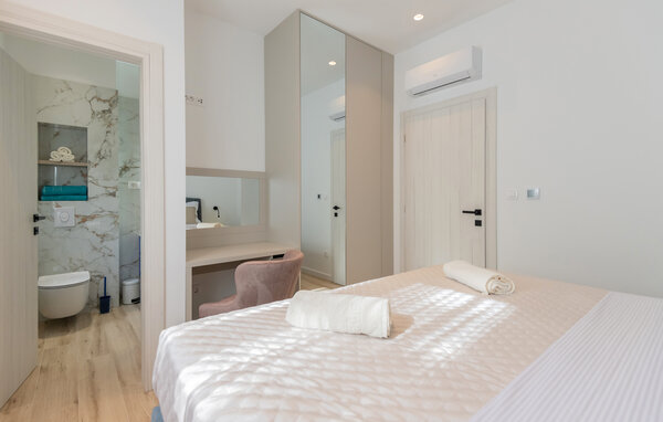 Holiday Home - Makarska-Grubine , Croatia - CSC461 602