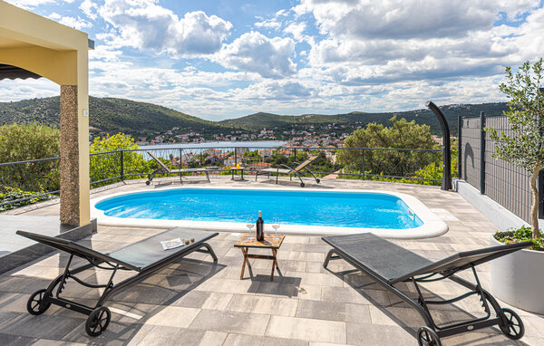 Holiday Home - Trogir-Vinisce , Croatia - CSC578 1