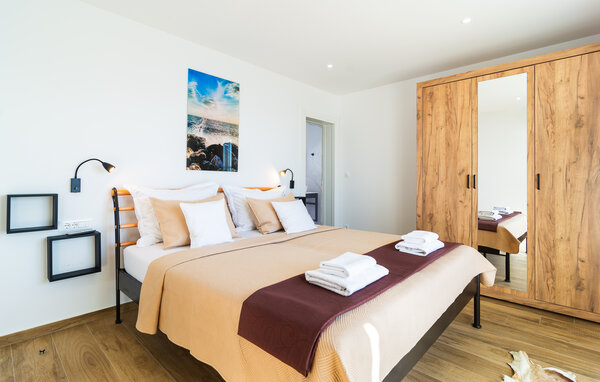 Holiday Home - Omis - Dugi Rat , Croatia - CSC664 602