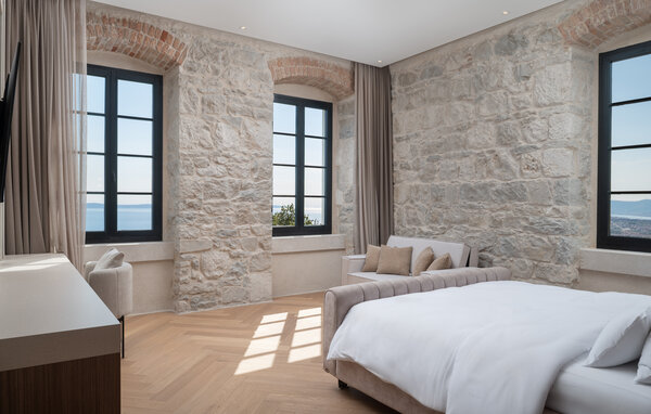 Holiday Home - Split - Gornja Podstrana , Croatia - CSC860 604