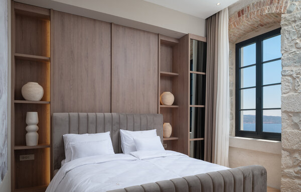 Holiday Home - Split - Gornja Podstrana , Croatia - CSC860 609