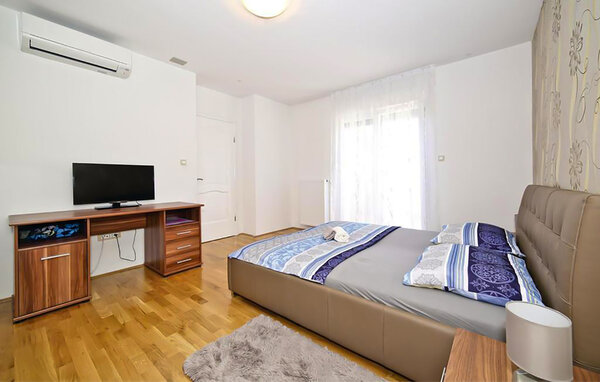 Holiday Home - Trogir-Kastel Luksic , Croatia - CSC899 6