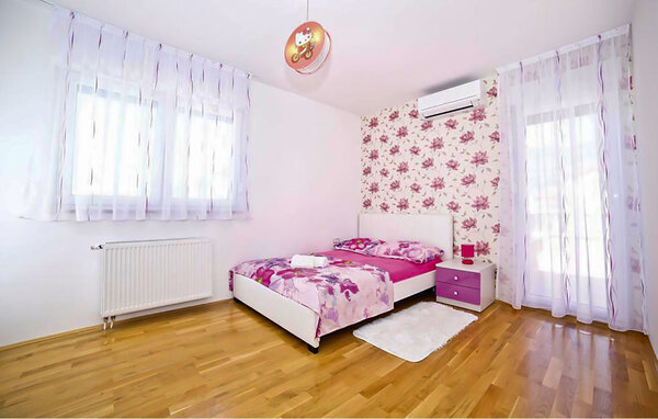 Holiday Home - Trogir-Kastel Luksic , Croatia - CSC899 603