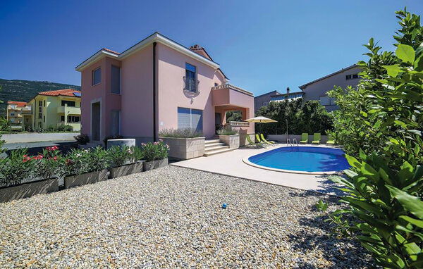 Holiday Home - Trogir-Kastel Luksic , Croatia - CSC899 2