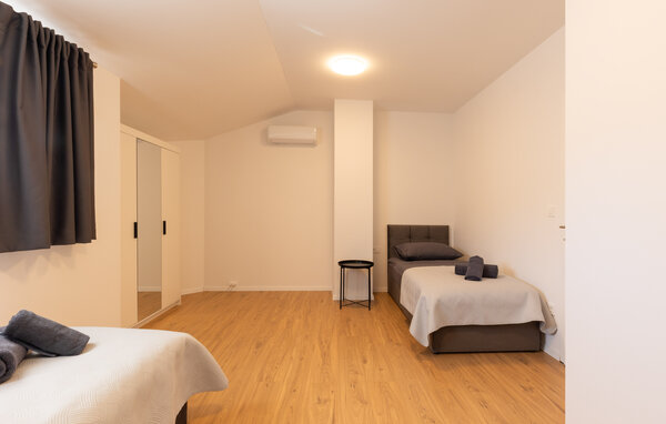 Holiday Home - Makarska-Lovrec , Croatia - CSD039 607