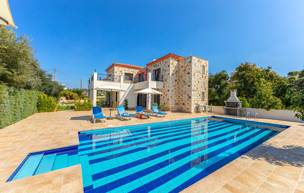 Deborah's Villa