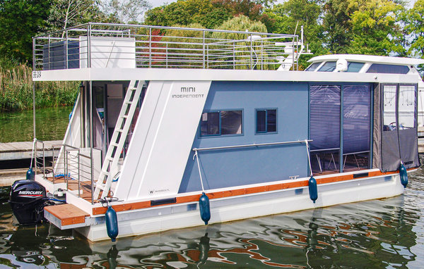 Houseboat - Brandenburg , Germany - DBB016 1