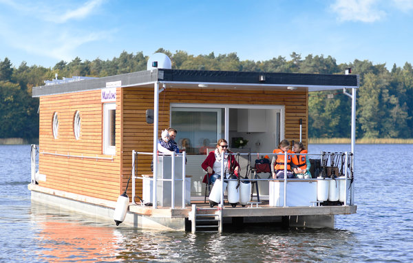 Hausboot - Hafendorf Rheinsberg , Deutschland - DBB029 1