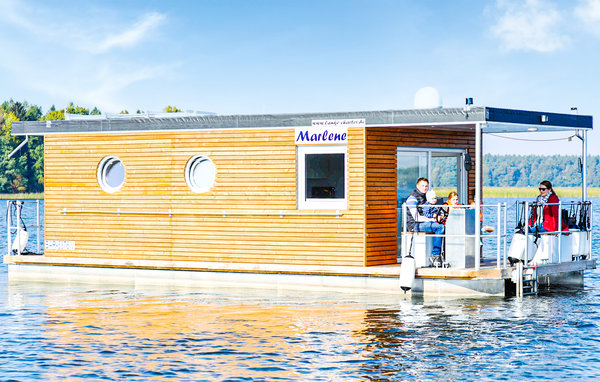 Hausboot - Hafendorf Rheinsberg , Deutschland - DBB029 81