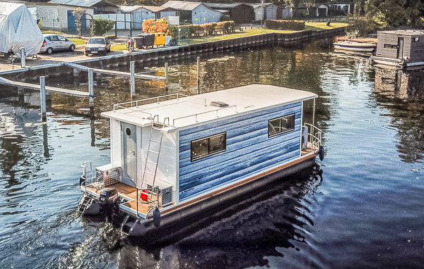 Hausboot - Stadthafen Hennigsdorf , Deutschland - DBE153 81