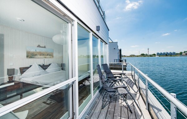 Houseboat - Marina Rainbow, OstseeResort Olpenitz , Germany - DFH062 3