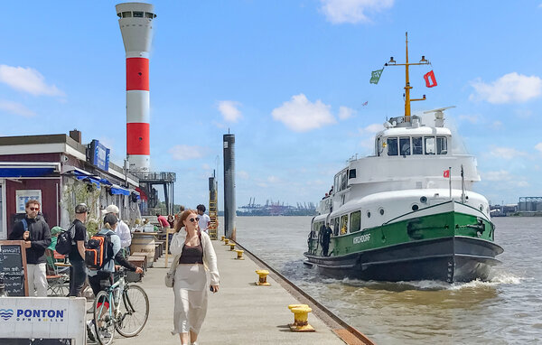 Holiday Home - Hamburg Blankenese , Germany - DHH102 902