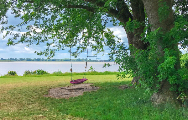 Holiday Home - Hamburg Blankenese , Germany - DHH102 904