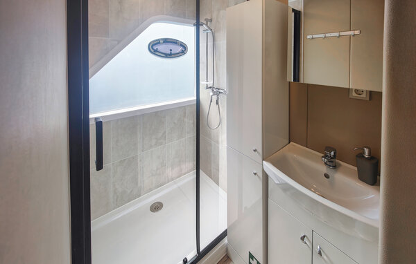 Hausboot - Röbel / Müritz , Deutschland - DME748 8