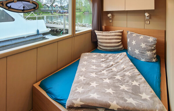 Hausboot - Röbel / Müritz , Deutschland - DME748 5