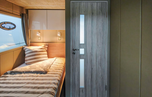 Hausboot - Röbel / Müritz , Deutschland - DME748 6