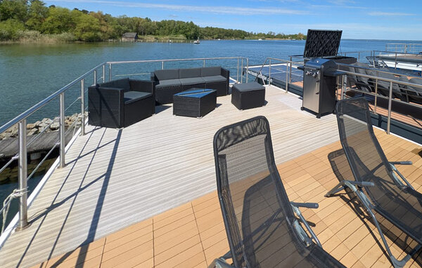 Hausboot - Röbel / Müritz , Deutschland - DME748 102