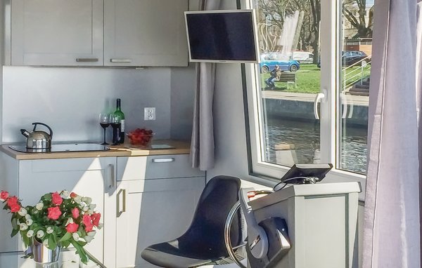 Hausboot - Loitz , Deutschland - DMV005 303
