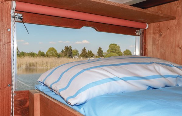 Hausboot - Neustrelitz , Deutschland - DMV006 602