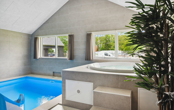 Maison Aqua 221
