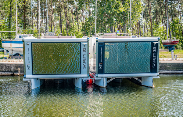 Hausboot - Martinshafen , Deutschland - DMV927 81