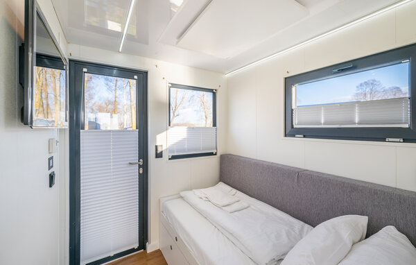 Hausboot - Martinshafen , Deutschland - DMV932 601