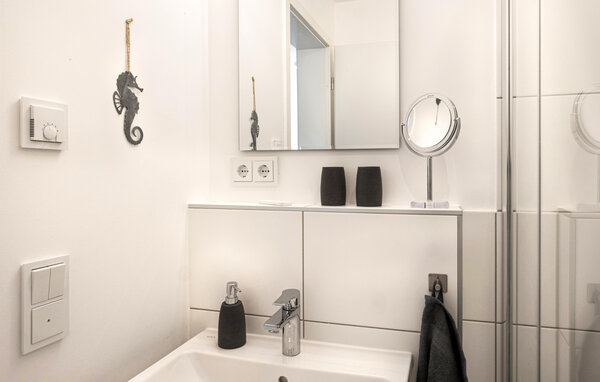 Holiday Home - Tossens , Germany - DNS424 703