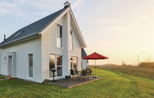 Dieses Ferienhaus "Haus Wasservogel" im OstseeResort Olpenitz bietet Ihnen über zwei Etagen viel Platz. Es liegt nur einen ganz kurzen Spaziergang vom traumhaft schönen Strand der Ostsee entfernt, u..