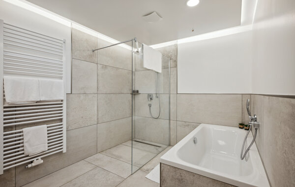Apartment - Naumburg OT Roßbach , Germany - DTH290 702