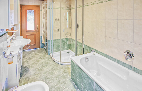 Apartment - Waren (Müritz) , Germany - DZV741 702