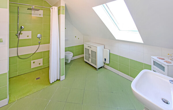 Apartment - Zwiedorf , Germany - DZV768 701