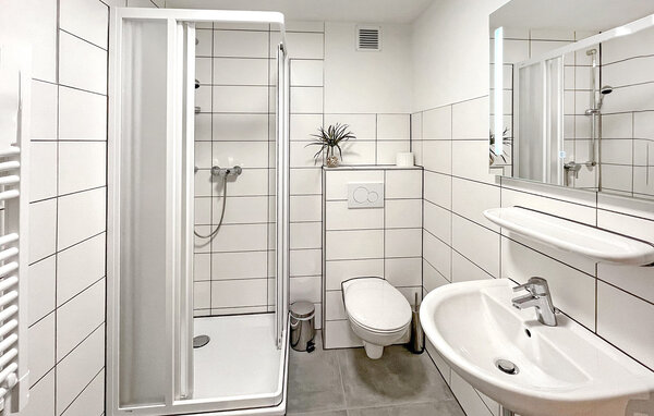 Apartment - Waren (Müritz) , Germany - DZV824 701