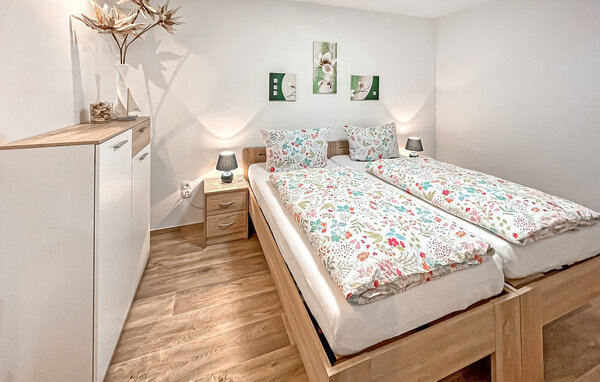 Apartment - Waren (Müritz) , Germany - DZV824 602