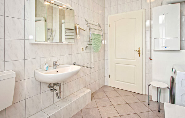 Apartment - Waren (Müritz) , Germany - DZV828 701