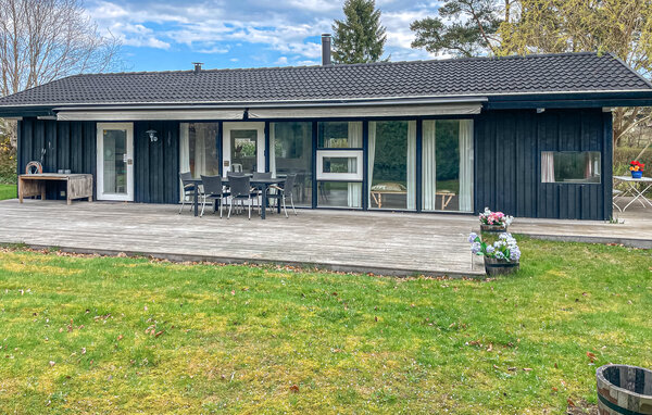 Geniet van een harmonieuze vakantie in dit gezellige vakantiehuis en laat het leven van alledag achter je.

Welkom in dit lichte en smaakvol ingerichte huis, dat je een goede basis biedt voor een bewo..