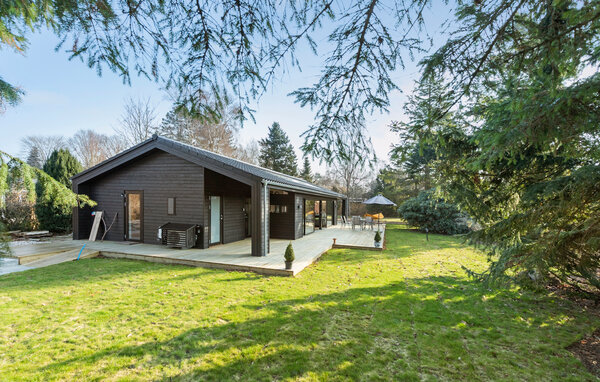 Semesterhus - Dronningmølle Strand , Danmark - E03413 81