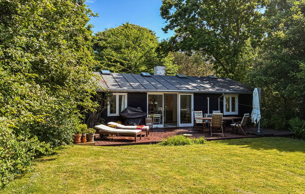 Erholen Sie sich in diesem klassischen Ferienhaus mit viel Privatsphäre und ruhiger Gartenlage in Strandnähe.

Ihr behagliches Ferienhaus ist der ideale Ort für entspannte Ferientage mit Ruhe, Natu..