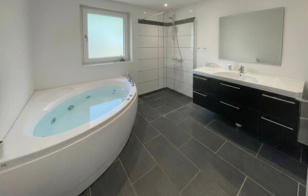 Holiday Home - Ebbeløkke Strand , Denmark - E18046 8