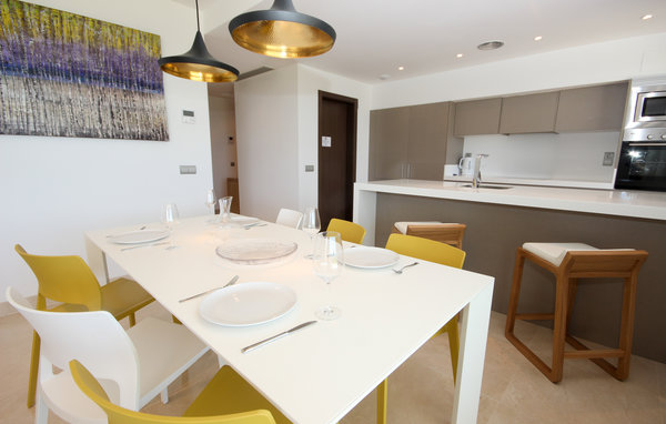 Apartment - Estepona , Spain - EAN106 402
